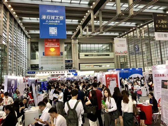竞争惨烈!80万中国留学生回国创新高!但有人却能年薪百万!_工作