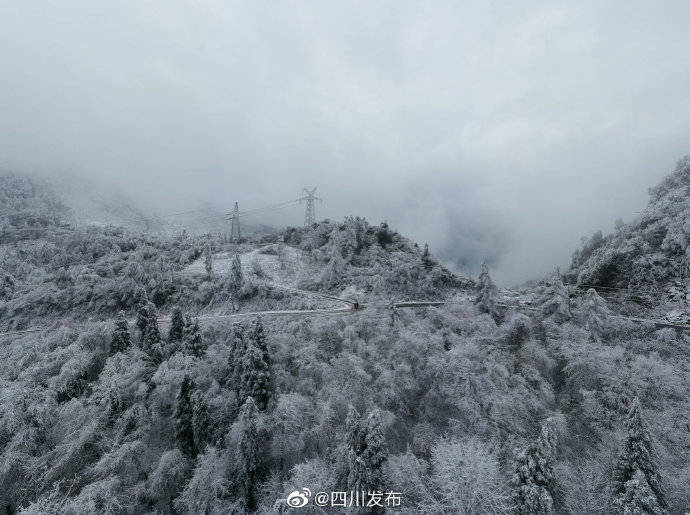 银装素裹 绵阳北川下雪啦