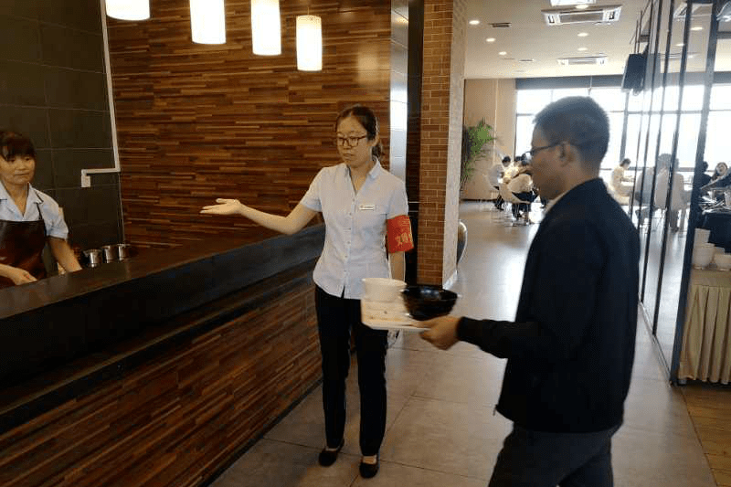 奇怪的姿势又增加了！：乐鱼体育(图44)