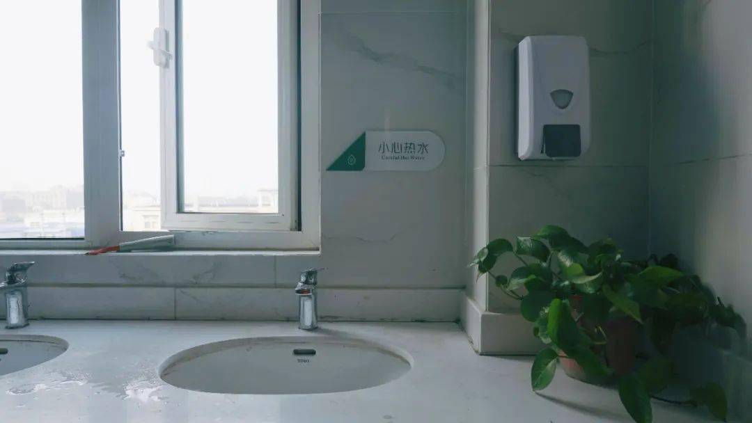 洗澡间里没温度猜一成语_成语故事图片(3)