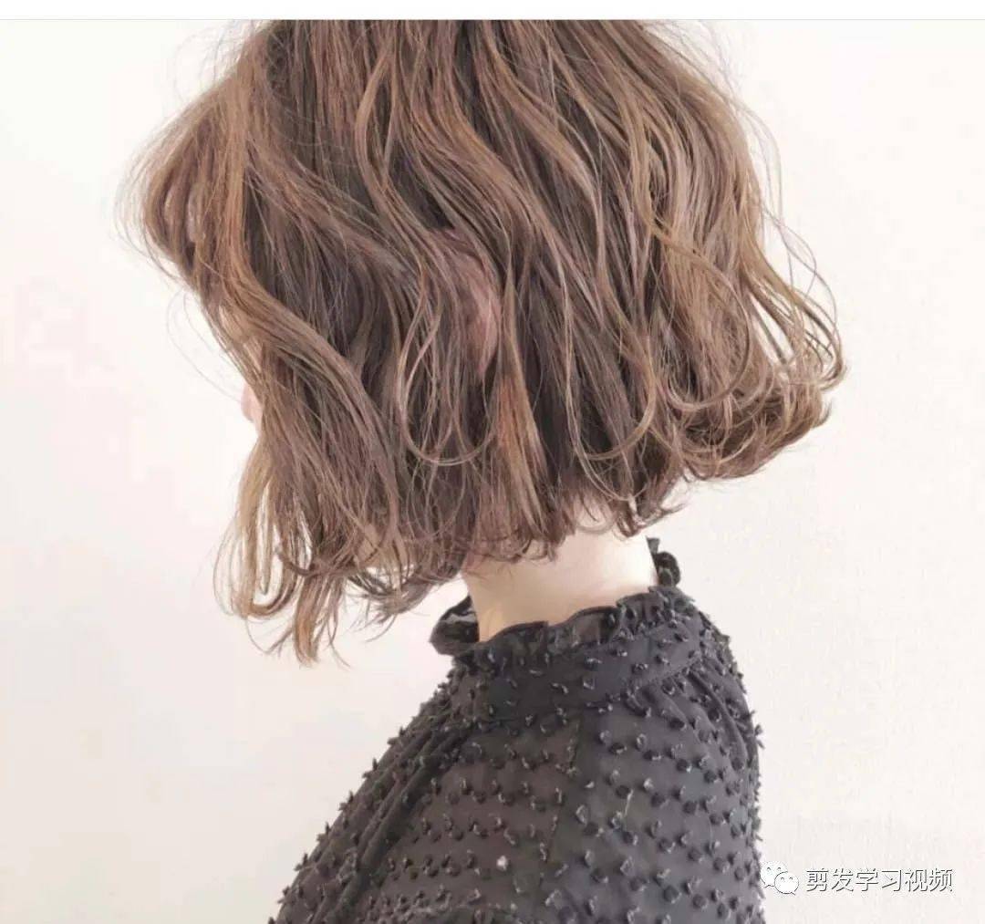 烫发带点"纹理"更好看