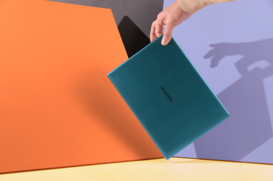 手机|圣诞送礼攻略：华为MateBook X 一份时髦又有温度的圣诞礼物