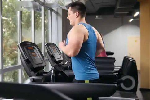 如何使用跑步机热身 4fead6b030174c7a8aa2fc8964882cbf.jpeg