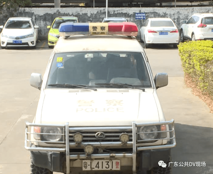 "无牌警车成巡逻车"引争议,街坊质疑!警方回应