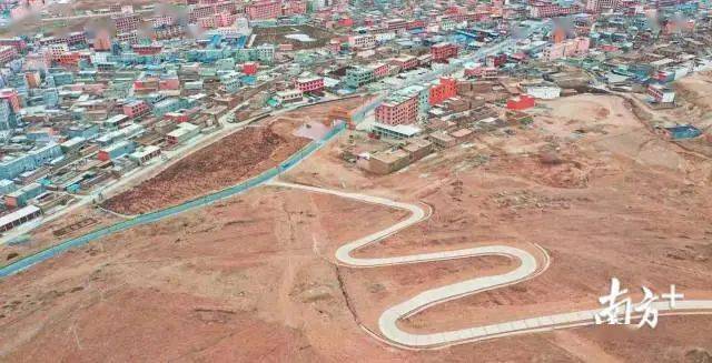 理塘丁真带动四川理塘gdp_理塘丁真