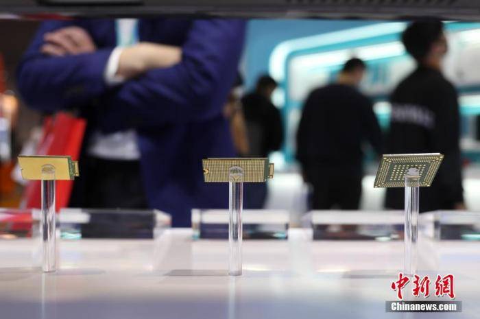 中央定调2021年中国经济 5大新提法传递啥信号？