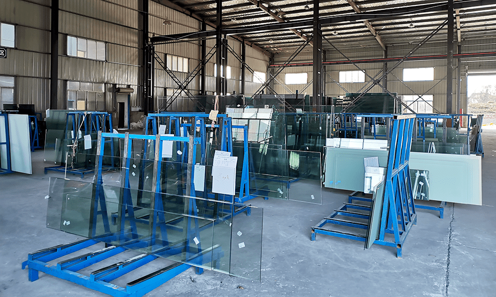 彭泽华晨钢化厂专业生产钢化玻璃,夹胶玻璃,中空玻璃