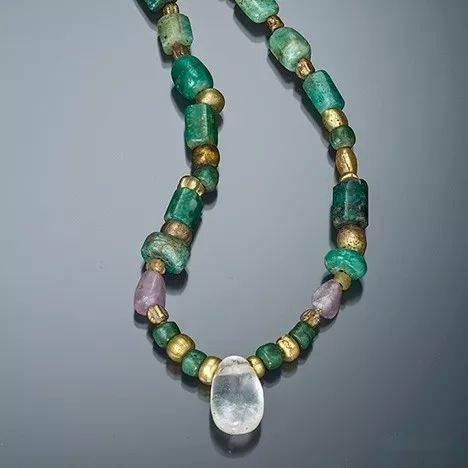 古埃及项链采用石英珠饰.这串珠链