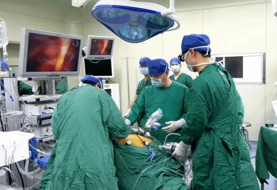 多少斤可以做减重手术 9a0194a7ddfe493999be48eb97d7697e.png