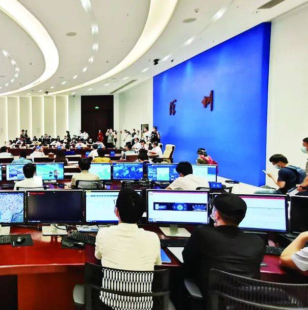 我国经济总量升到第二位_经济总量全球第二图片