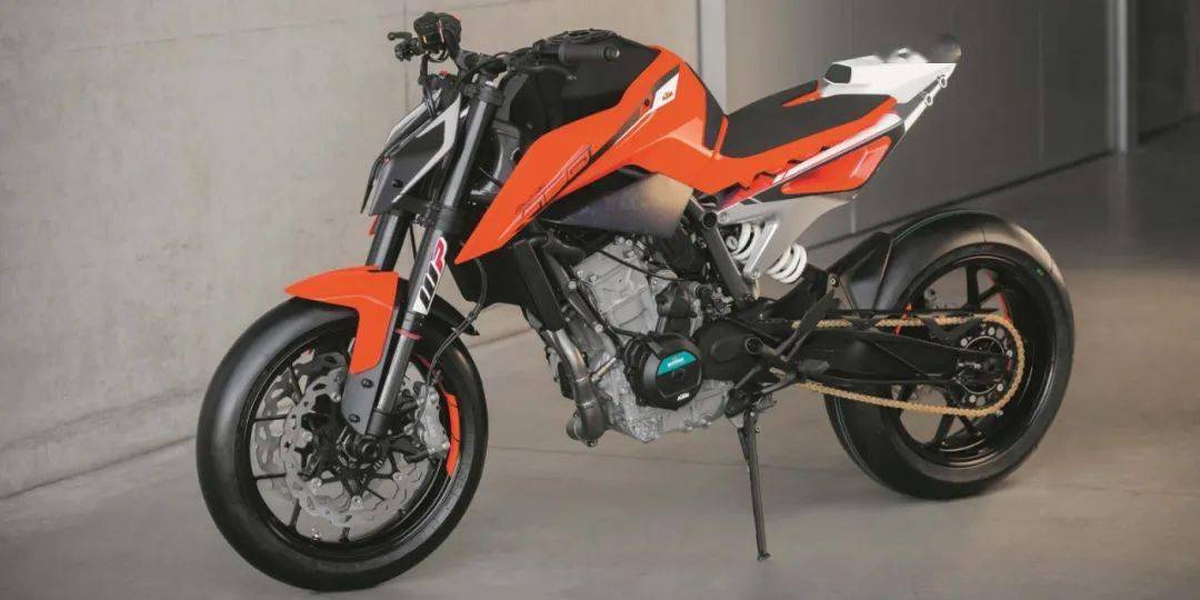 ktm 490车系将搭载与印度bajaj合作生产的490cc并列双缸发动机,并采用