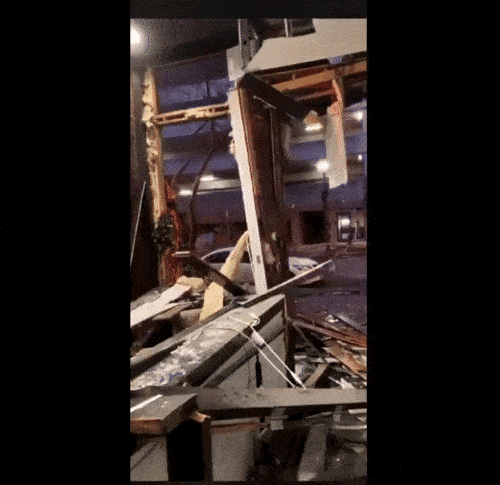 美市中心突发汽车爆炸恐袭! 现场发现尸块 大.