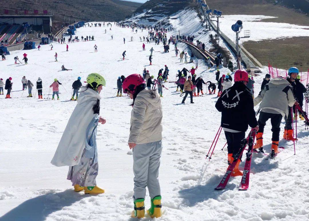 【盘州旅游】盘州市首个全国青少年校园冰雪运动特色学校训练基地在乌