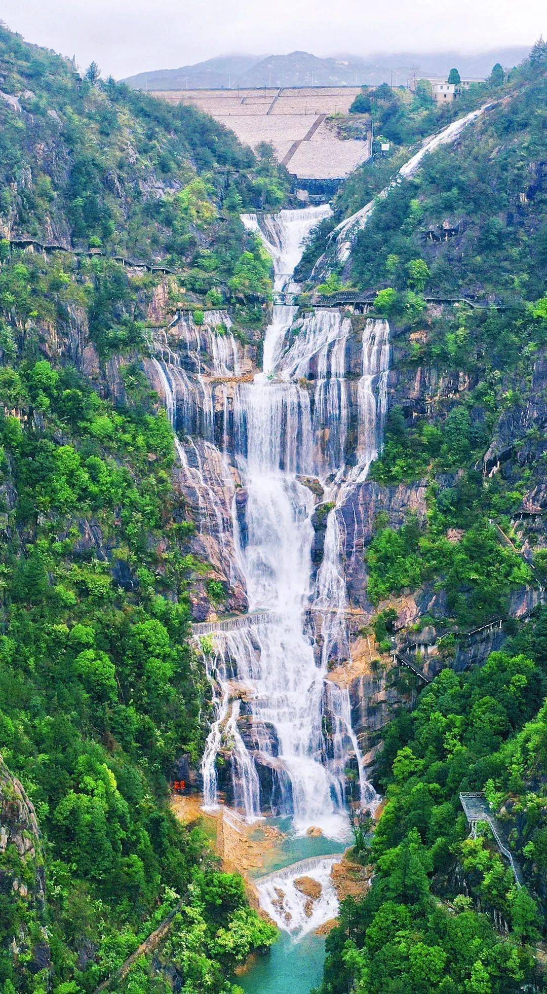 【携程攻略】九寨沟诺日朗瀑布景点,中国十大钙华瀑布之一，中国最宽的瀑布，CCTV1986年版电视剧《西游记…