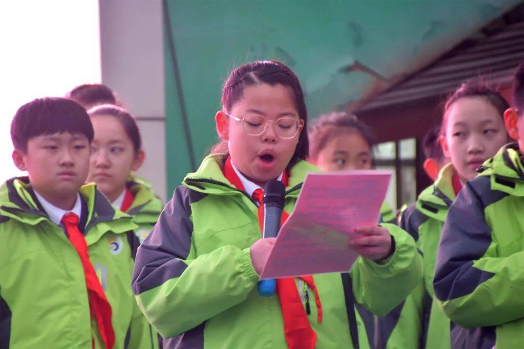 【东风西路小学】"逐梦新时代 争做好队员"主题升旗仪式