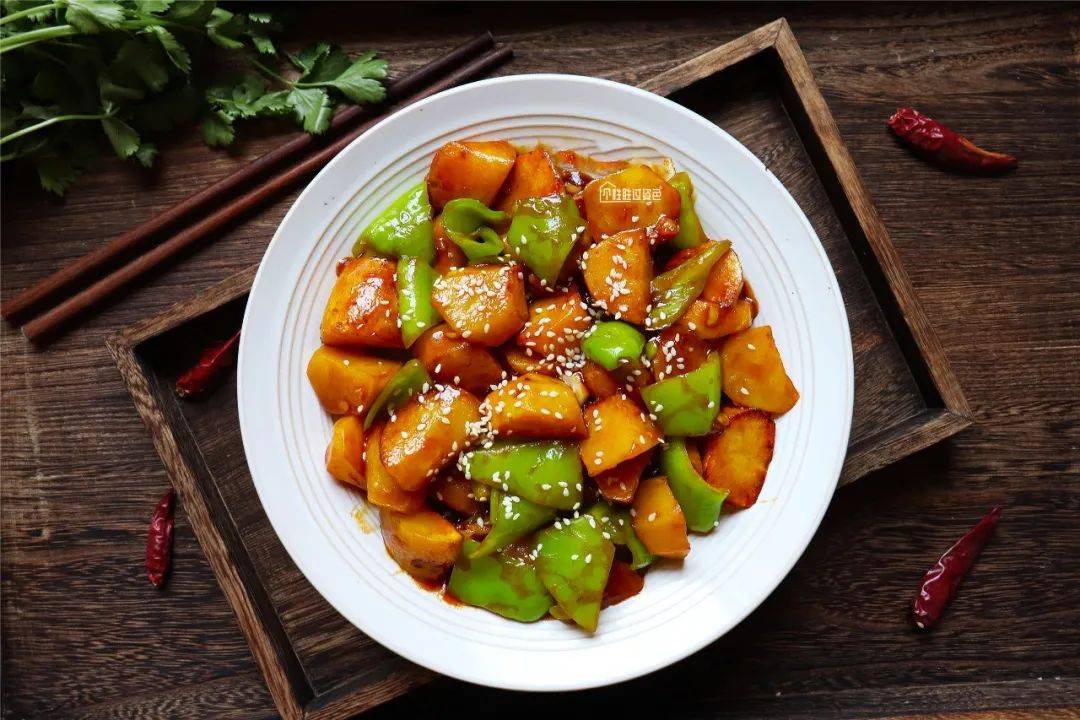 土豆的做法花样 8b9b50e74fcf4acfb595c400af48dbf4.jpeg