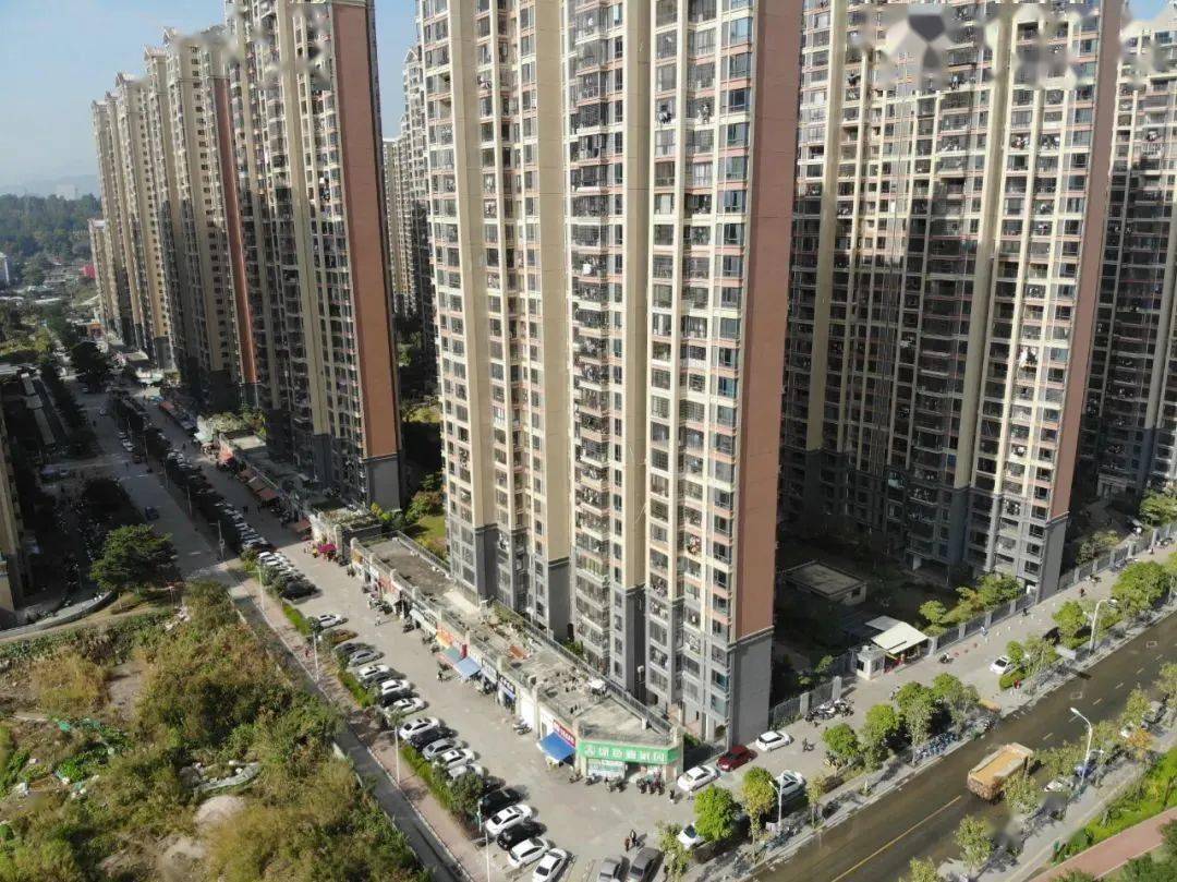▲禹洲城上城商铺)如今,禹洲城上城商铺成为东山板块老百姓日常消费