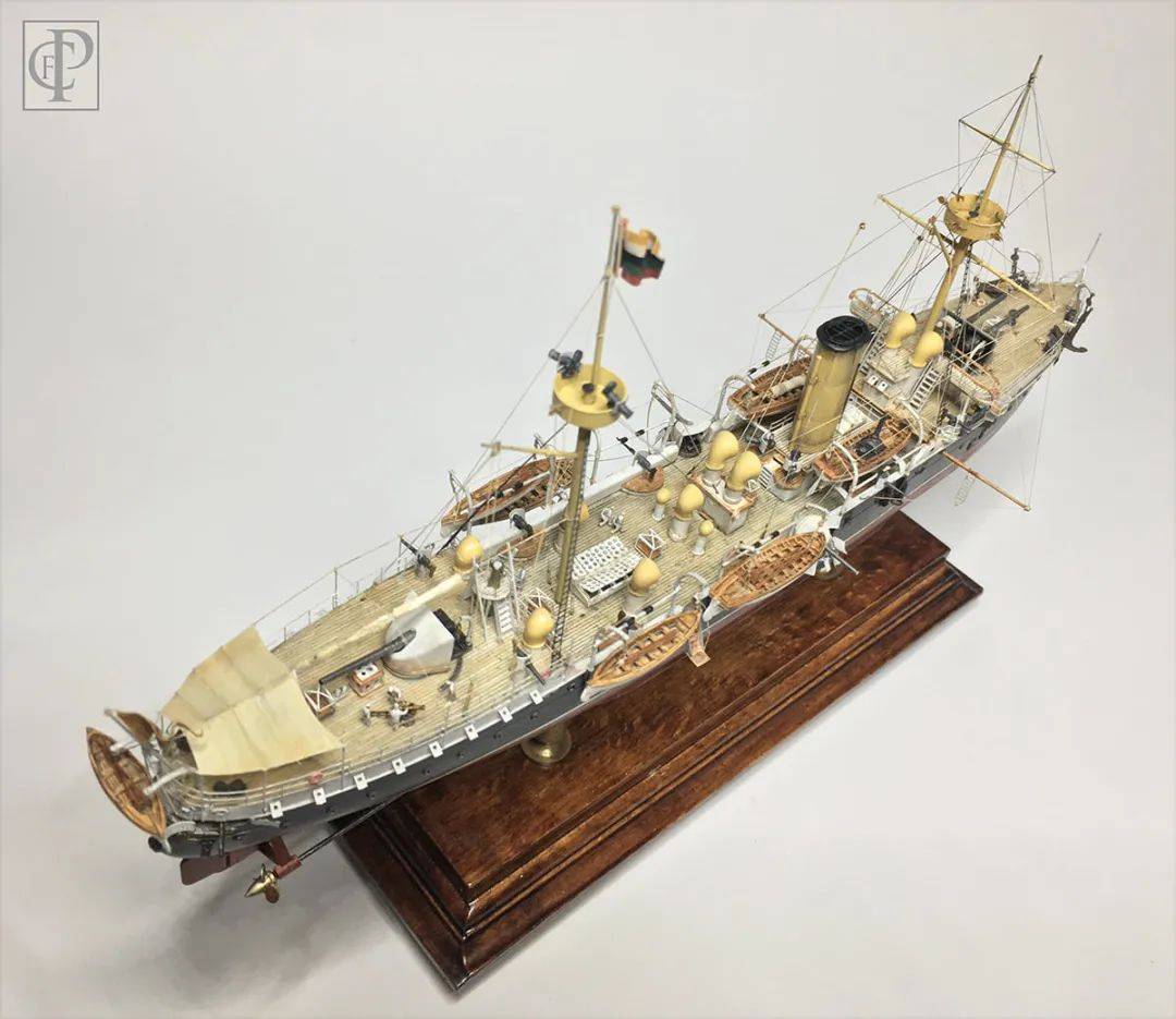 这是一位国外模型制      制作的靖远号巡洋舰