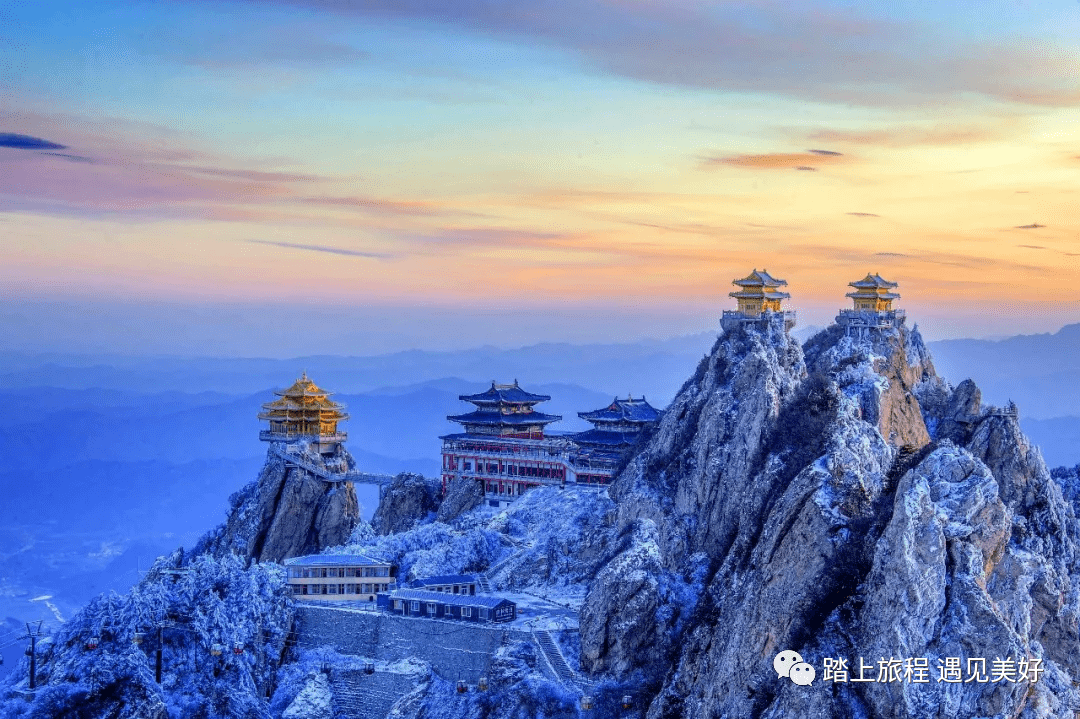 整个冬天,雪景在老君山是无处不在的