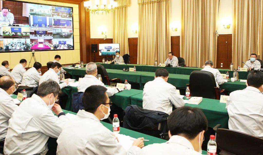 鞍钢集团党委召开会议就改革和岁末年初重点工作进行部署