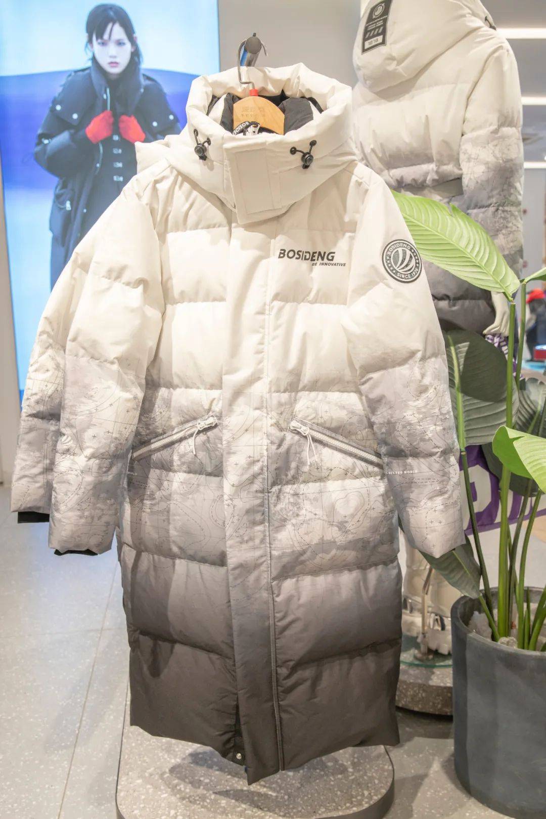 杨幂陈伟霆爱不释手的波司登,助你抢占新年c位!_羽绒服