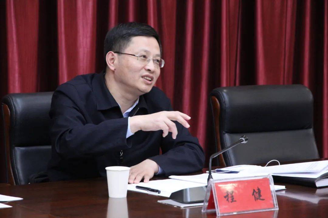 八师石河子市政府与师市总工会召开2020年联席会议