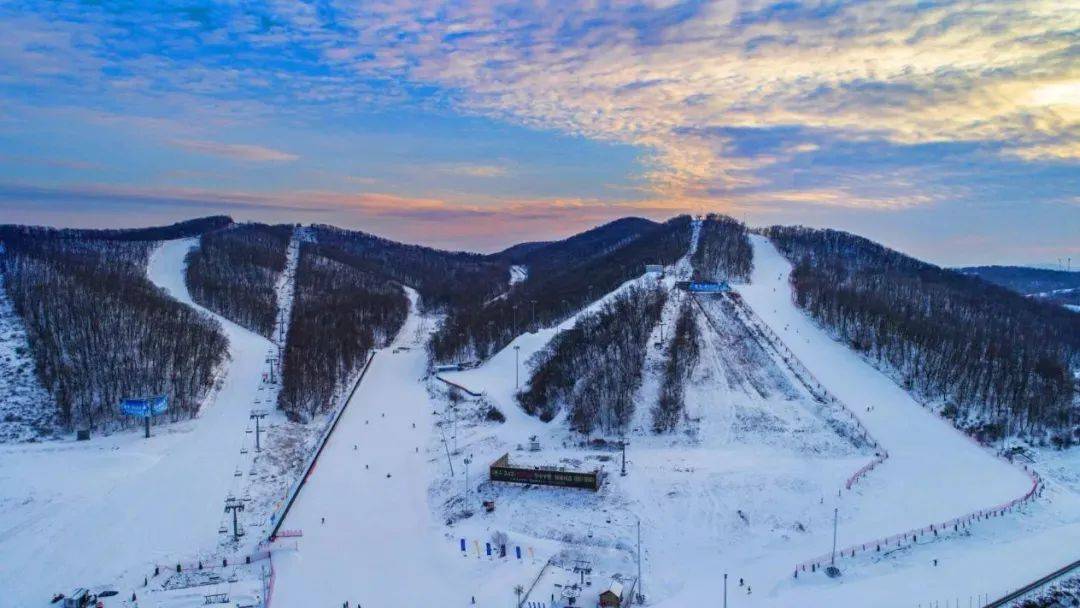 00 地址 长春莲花山旅游度假区 四家乡青山村 净月潭滑雪场是离长春