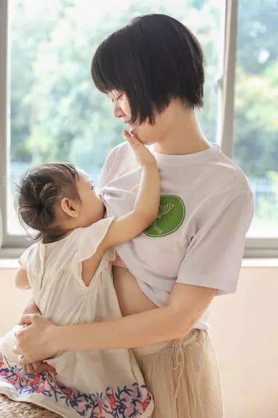 孩子一岁半还能继续母乳喂养吗?