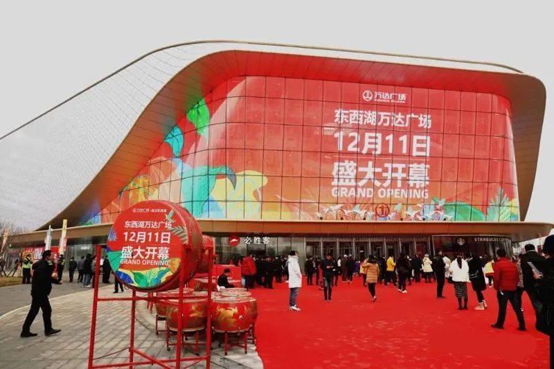 12月份,迎来了万达广场,新世界k11相继开业,重建武汉商业市场信心