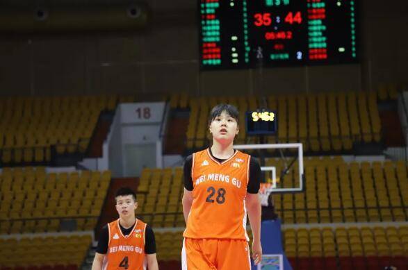 内蒙古2-0新疆夺冠!黄思静23 7获fmvp,杨力维27分