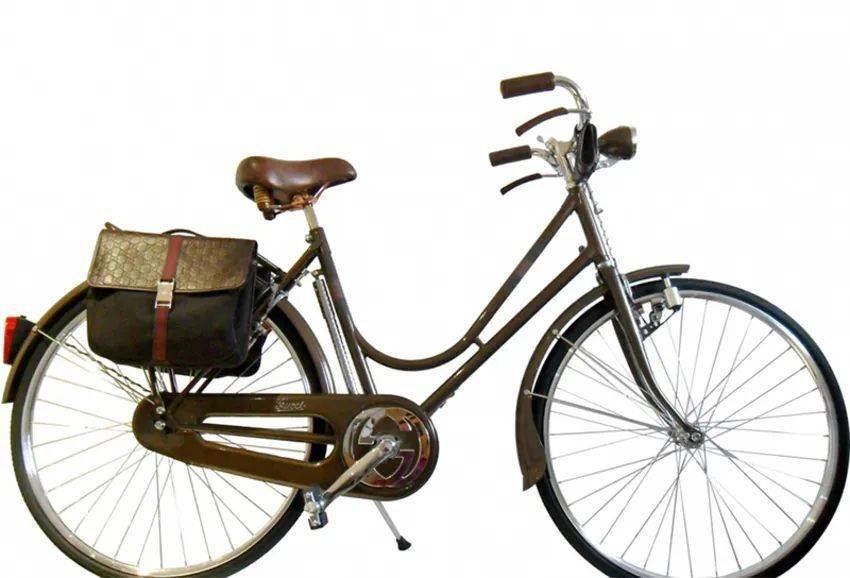 8100欧元起 爱马仕早在20世纪90年代,就曾推出过自己的自行车,并且