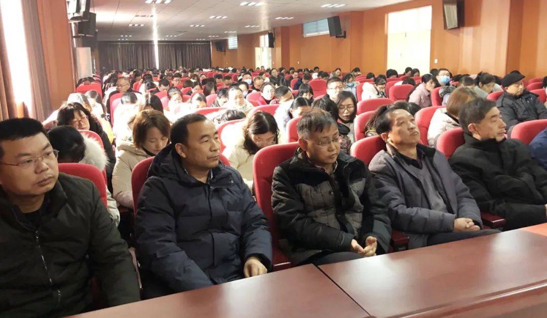 鄢陵县委副书记李密莅临县一高调研工作3.