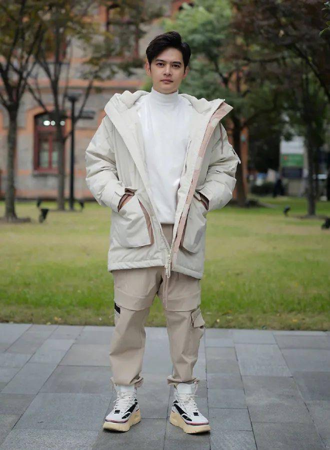 夏天穿搭男高街 6e3b673a02404ed08b55bf44d2b42c74.jpeg