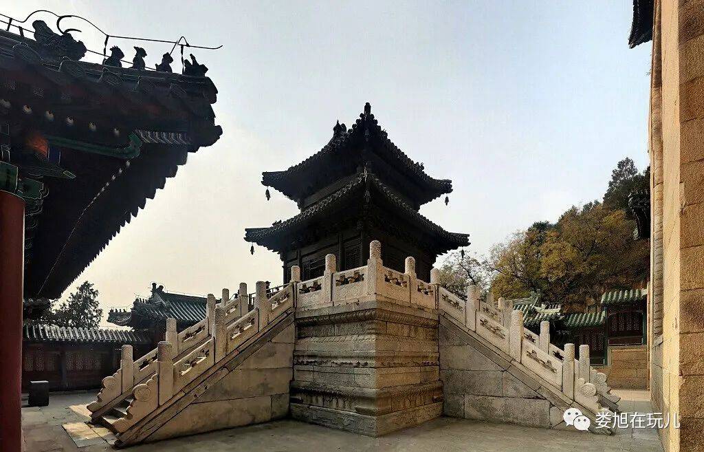 铜亭 宝云阁