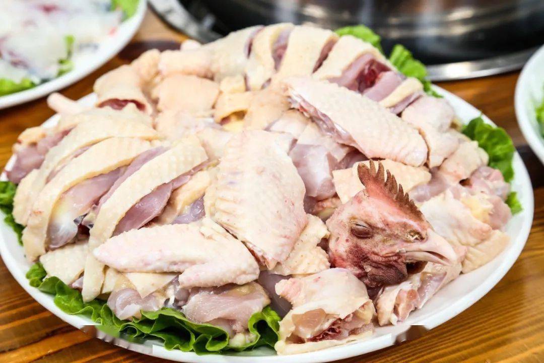 食鸡专门店▎自家农场养足220日跑山大阉鸡人均40吃到撑