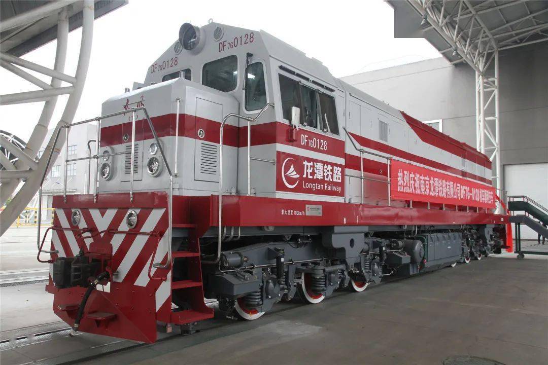 df7g机车助力南京龙潭铁路公司打通铁路进港"最后一公里"