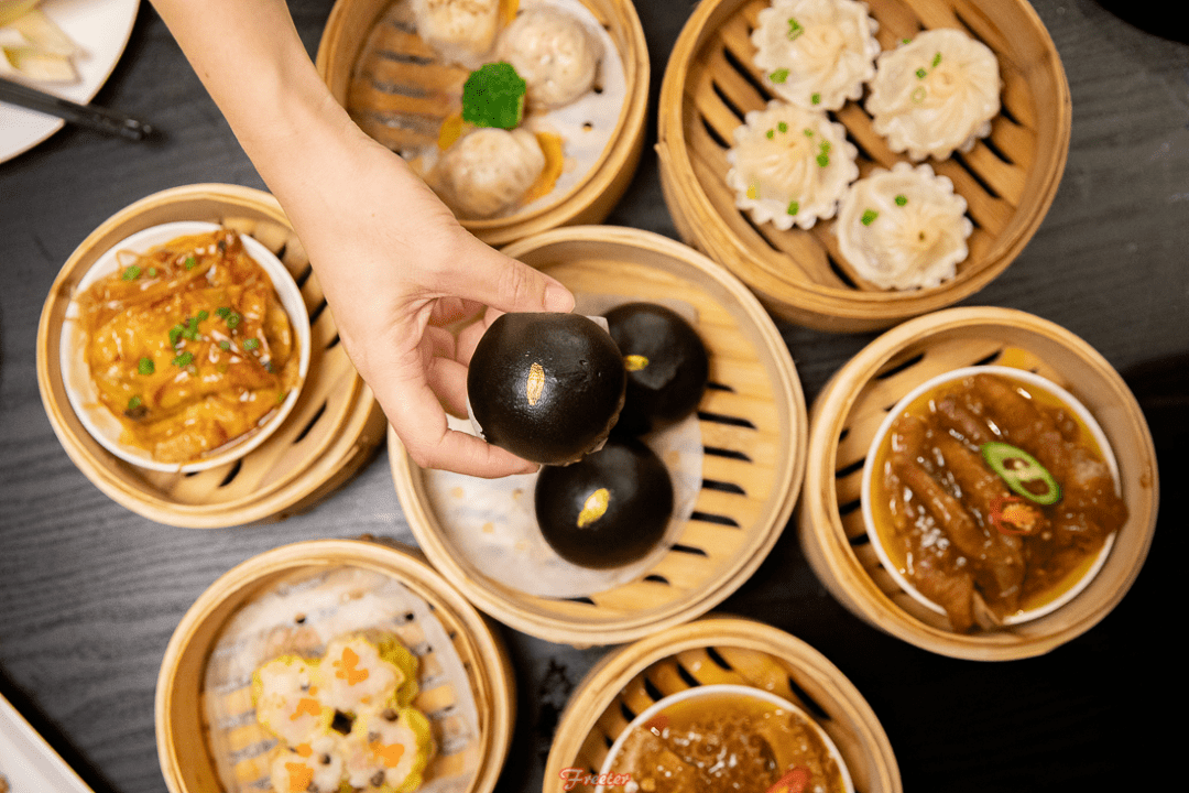 将带大家走进餐厅,品尝粤式点心,领略自助早茶的"魅力"