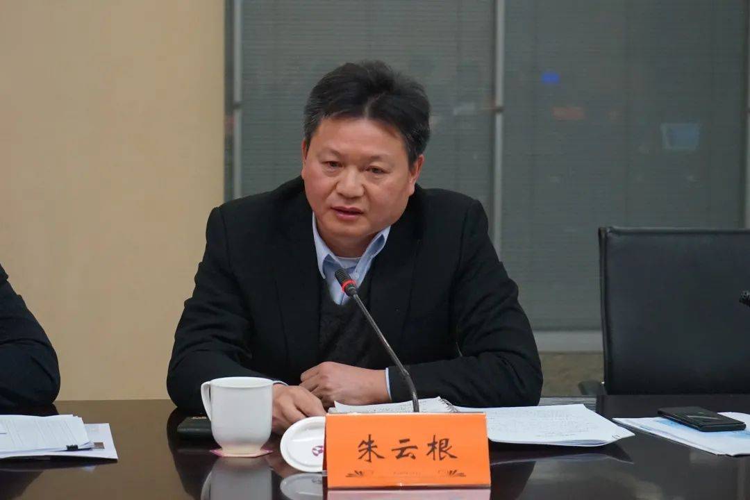 要保持高涨的热情,奋进的姿态,做到"精准招商!
