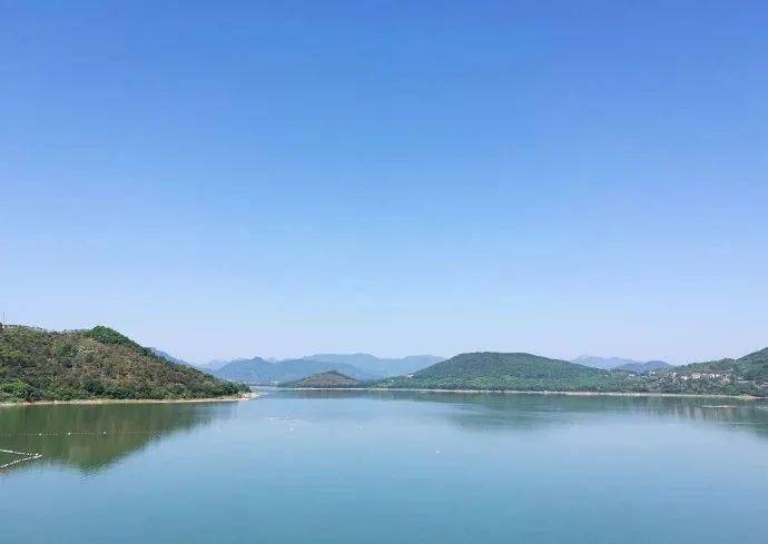 是福建省大型水库之一,是莆田市的"大水缸"和生命线工程.