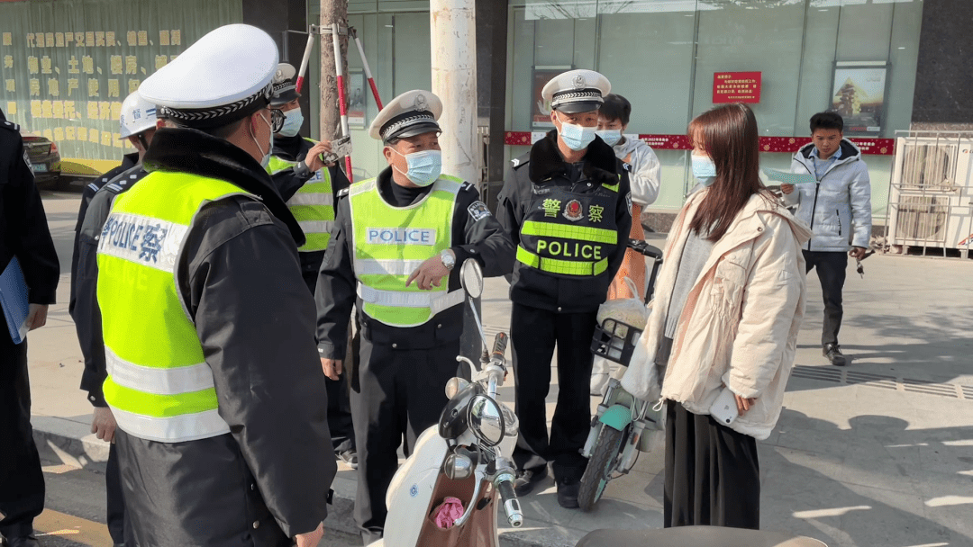 出动陆丰交警,特警大队及东海,城东,河西,河东