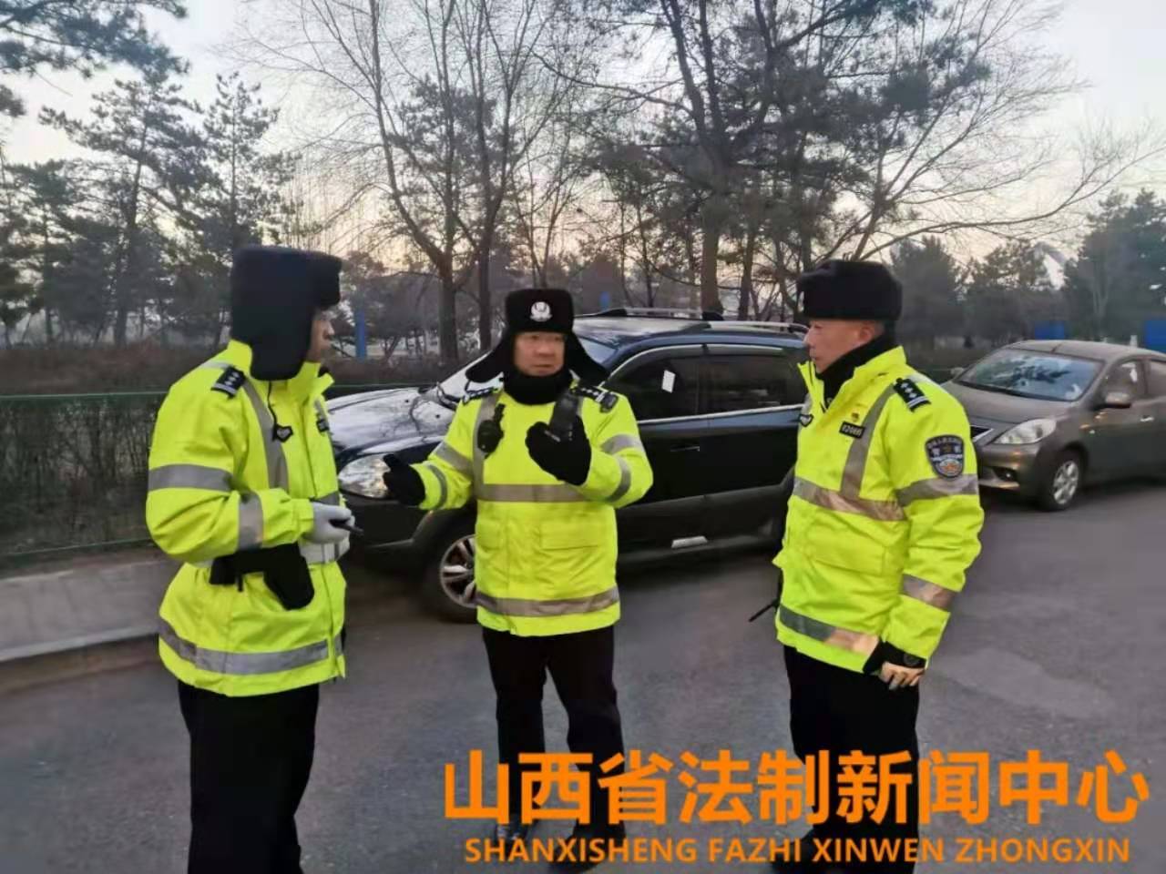 大同市公安局交警支队党委书记支队长杜小军深入路面实地调研