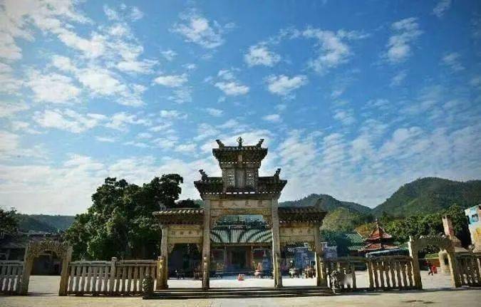 龙母祖庙怎么少得了打卡德庆这些景点呢说到玩让您感受这个城市的温暖