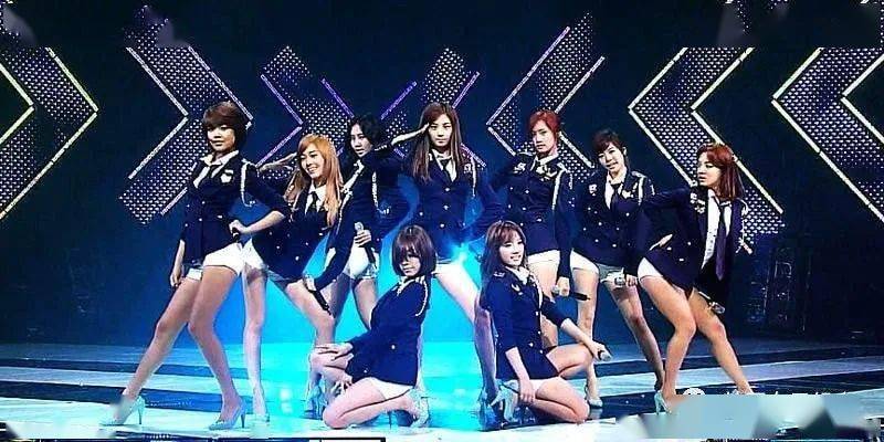 现在提到制服最先想到的爱豆组合是?_韩国女团