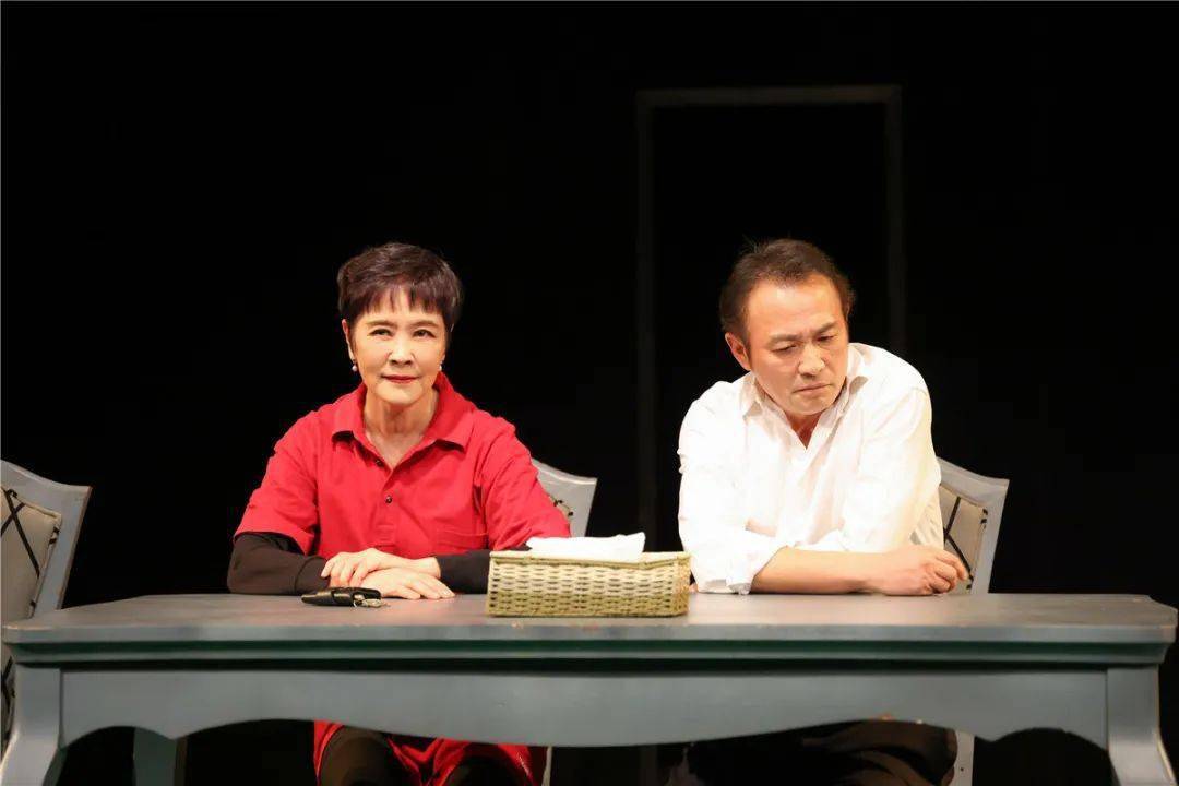 其中徐菁遥与徐岑子自09年《关系》首演之初便分别饰演了剧中的叶航与