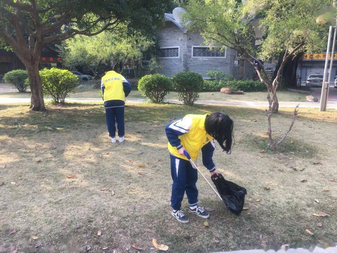 传承雷锋精神,建设美丽社区——记2021年1月26日花园社区志愿者服务