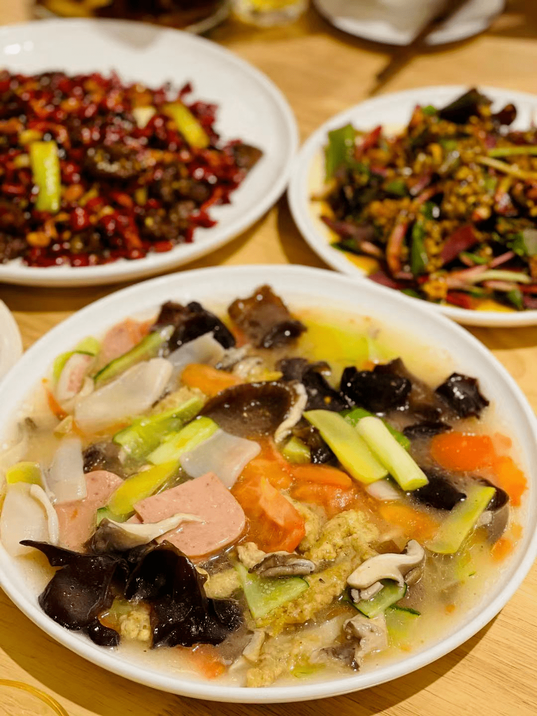 这是餐厅为数不多的完全不辣的菜.这道三鲜全家福,和上海的全家福