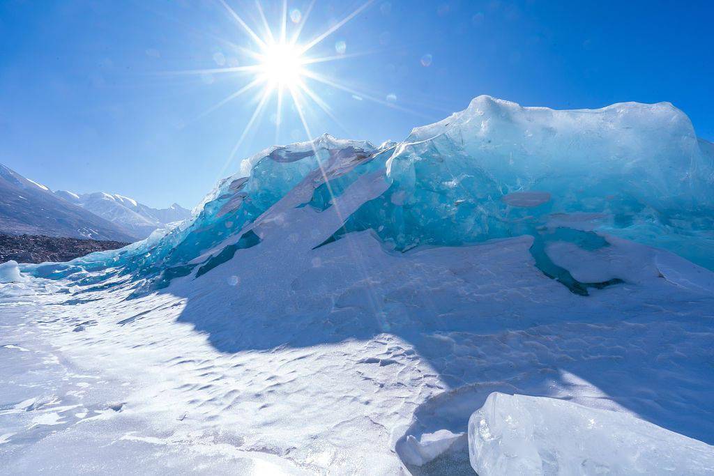 西藏昌都:来古冰川宏伟壮观 犹如置身南极