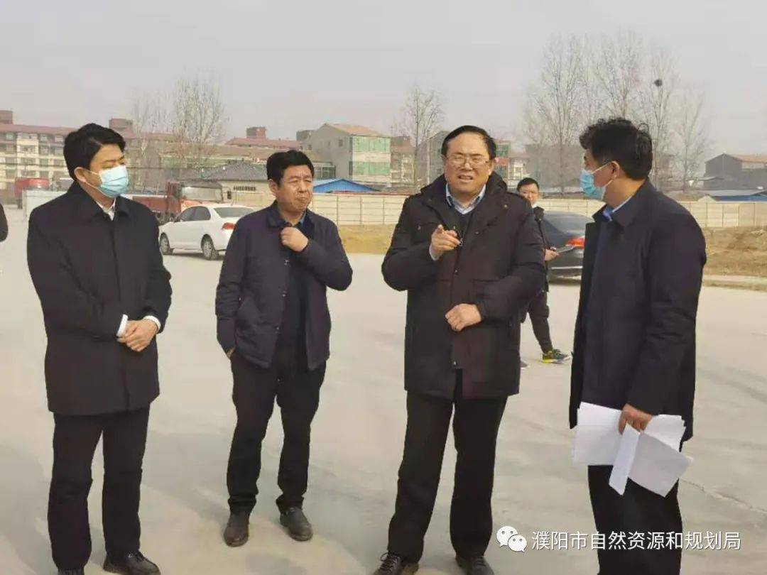 要闻播报濮阳市委常委副市长徐慧前调研濮阳县农村乱占耕地建房问题