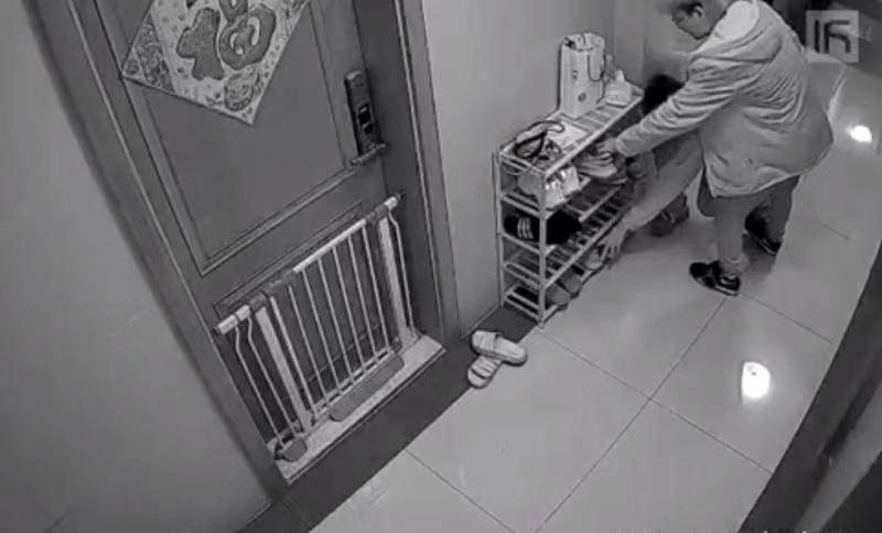 珠海6名少年在楼道偷鞋香洲警方已触犯刑法3人被刑拘