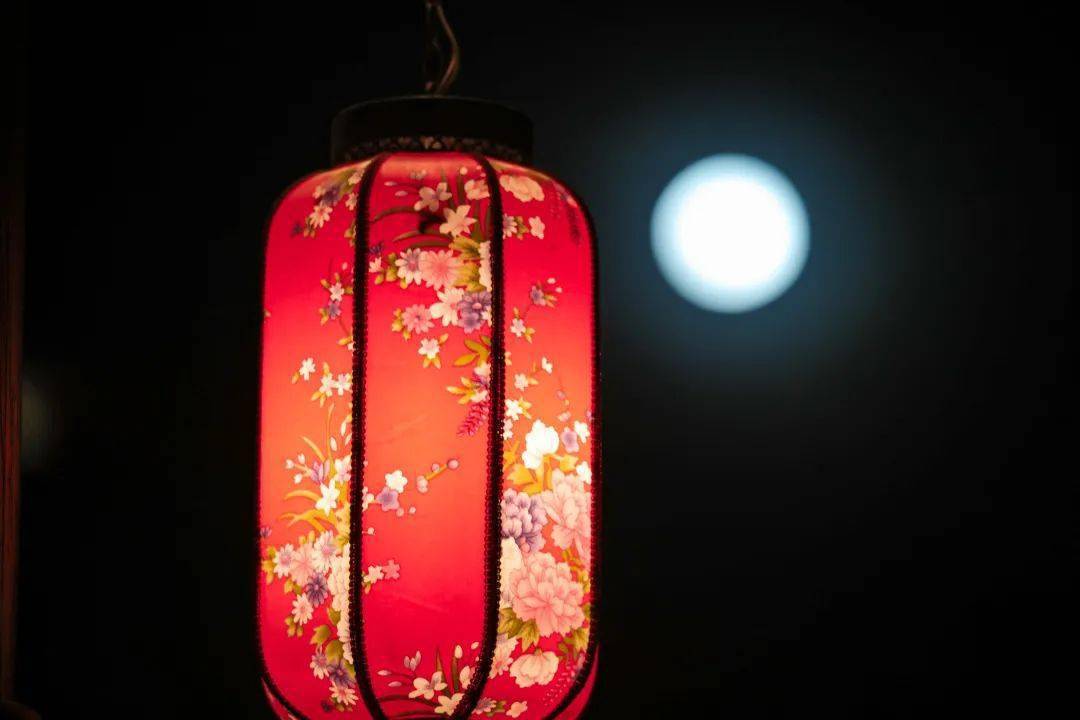 小镇匠心 用一盏花灯点亮记忆中的年俗年味_灯笼